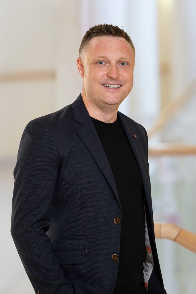 Dr. Raul Lascu